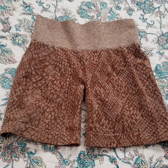 NVGTN Shorts - Picture 6 of 9